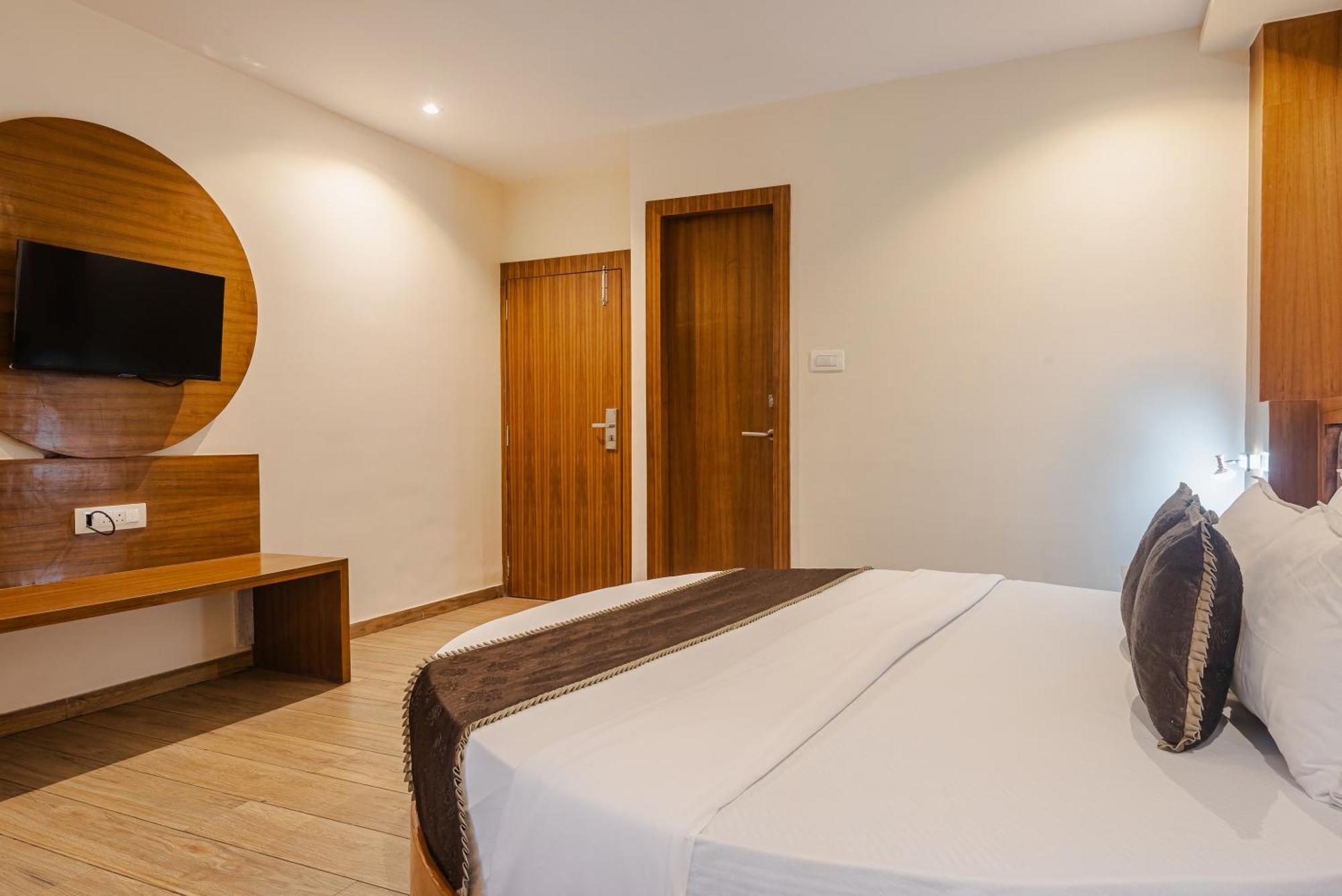 מומביי Hotel Silver Park מראה חיצוני תמונה