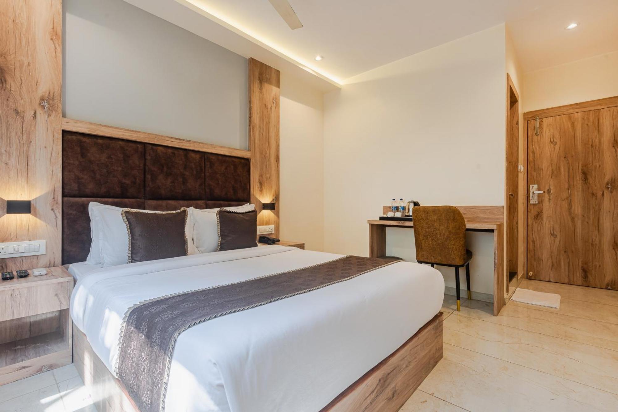מומביי Hotel Silver Park מראה חיצוני תמונה