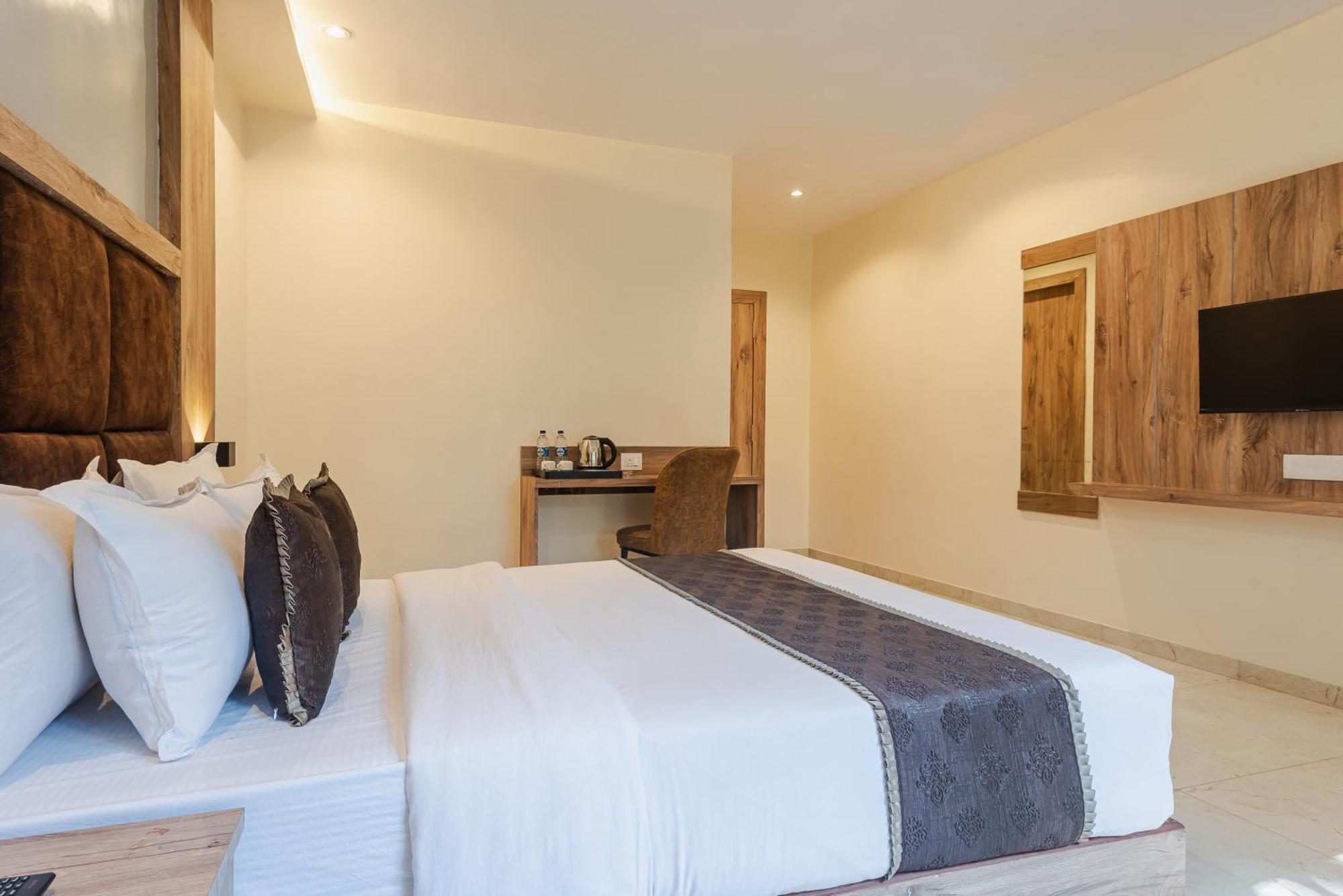 מומביי Hotel Silver Park מראה חיצוני תמונה