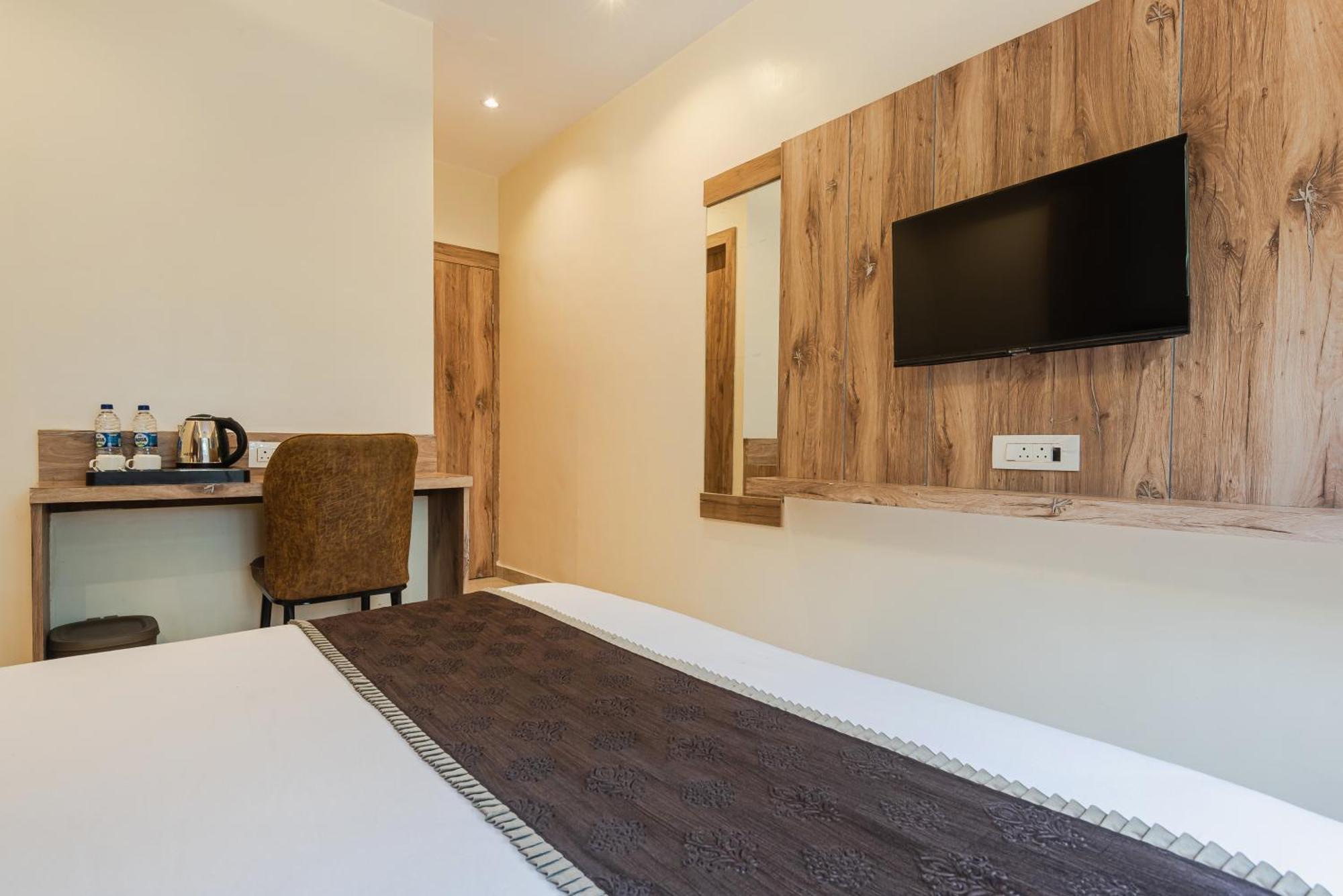 מומביי Hotel Silver Park מראה חיצוני תמונה