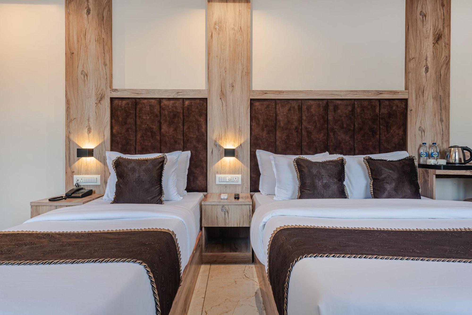 מומביי Hotel Silver Park מראה חיצוני תמונה